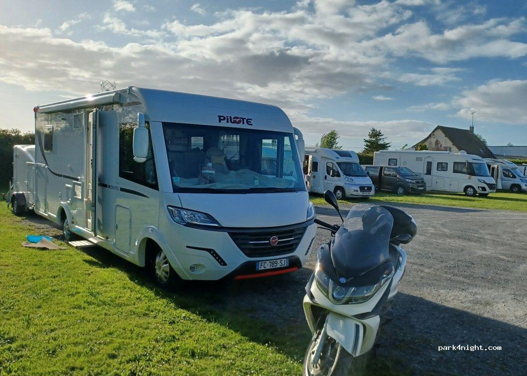 Área de autocaravanas Privada Garage Vally