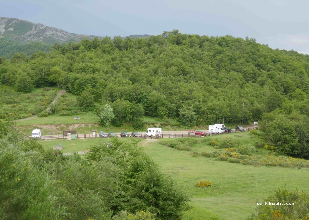 Camping Familiar Agua De La Piedra