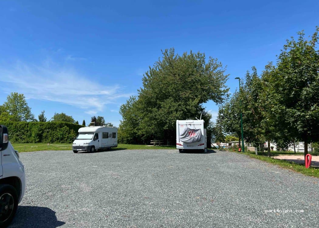 Aire de stationnement pour camping-cars