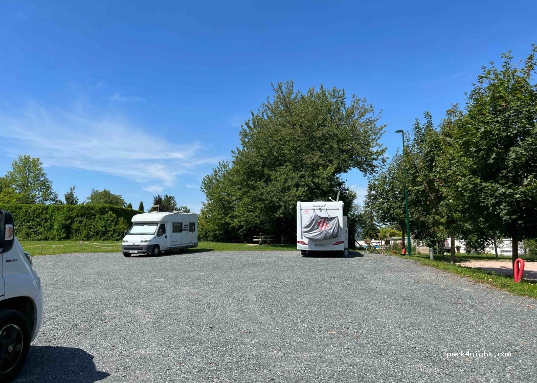 Aire de stationnement pour camping-cars