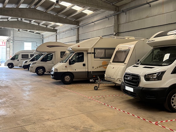 COCHERA 24 HORAS PARQUE DE LOS SOMBREROS