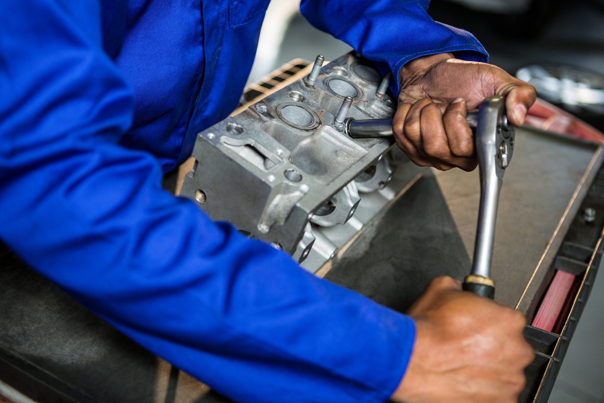 Izan Cars-Sini | Taller Mecánico Especializado en Aire Acondicionado y Camperización de Furgonetas