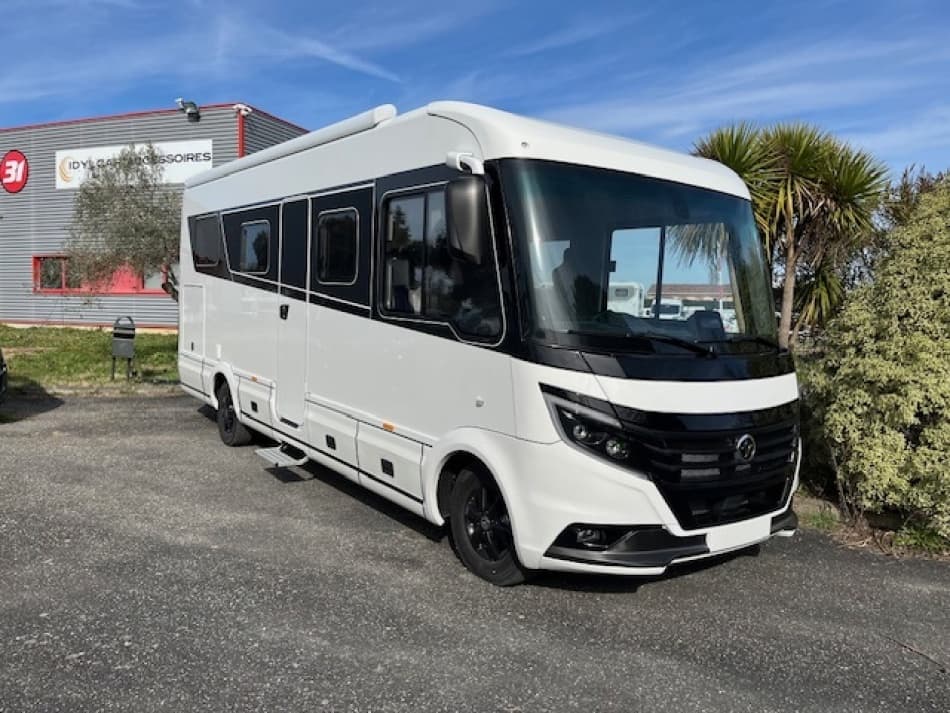 Aire De Camping Car " La Maillerie"