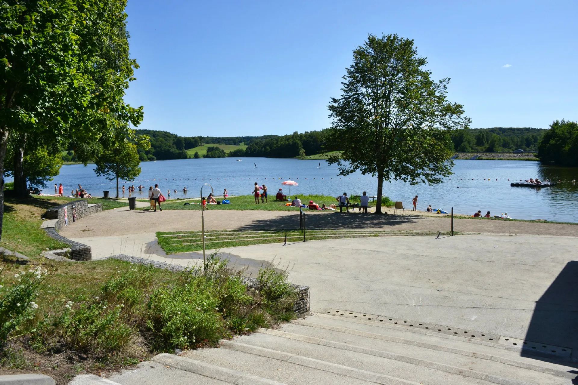Camping Domaine Relais du Lac en Aveyron (camping de saint Gervais en Aveyron) Aubrac/Laguiole