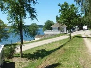 Aire de camping-car municipale des Vernhes