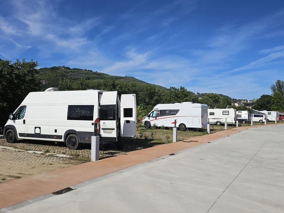 Aura WRC – Estacionamiento, Camping y Motorhome