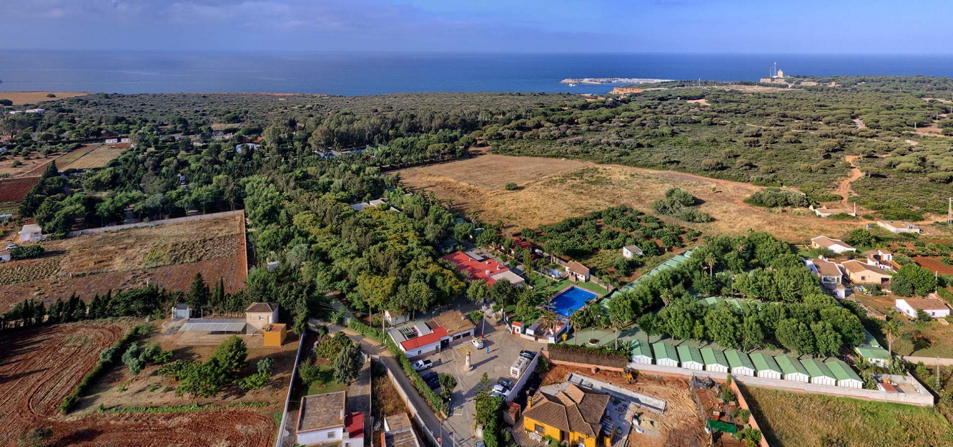 Camping El Faro. Camping en Conil de la Frontera. Bungalows .