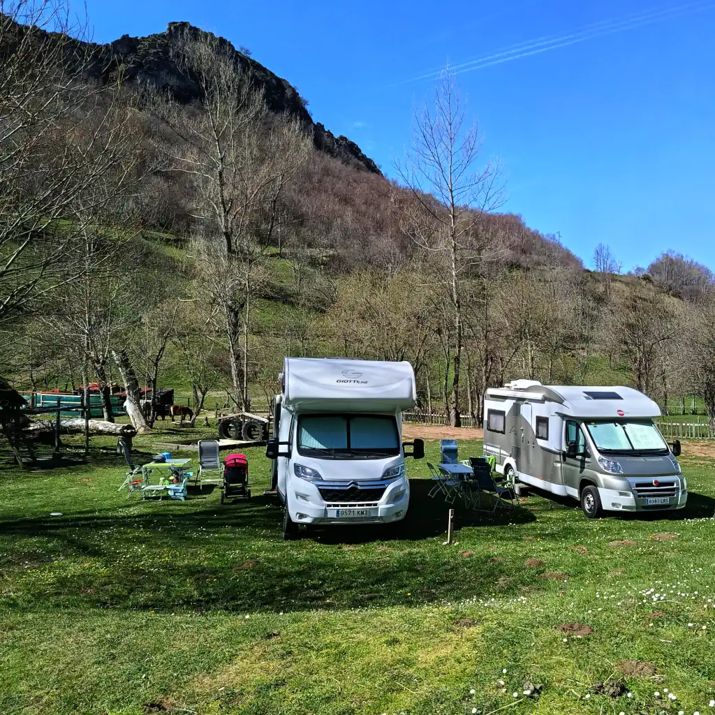 Camping Lagos De Somiedo