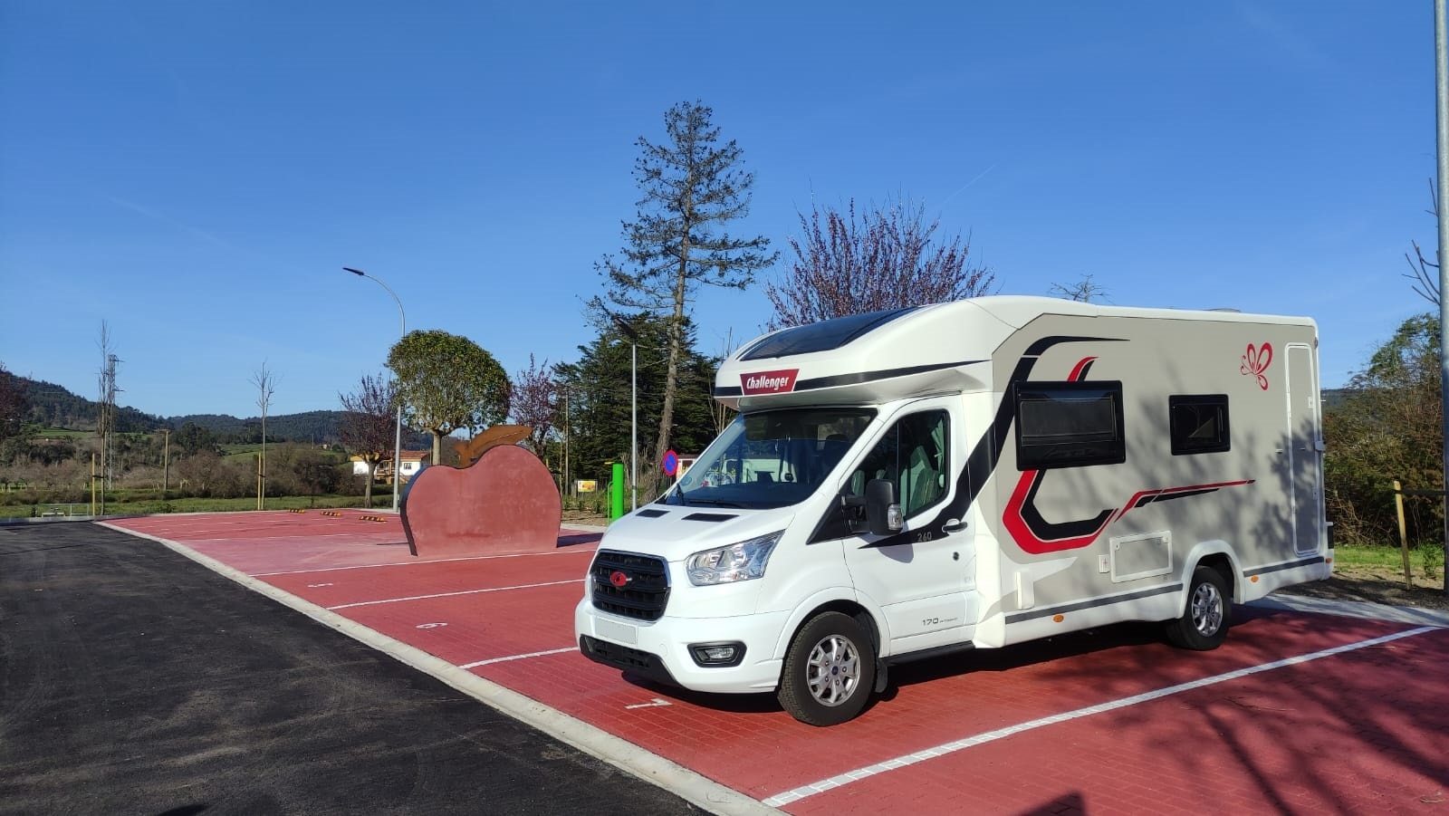 Área de aparcamiento y servicios para Autocaravanas de Villaviciosa