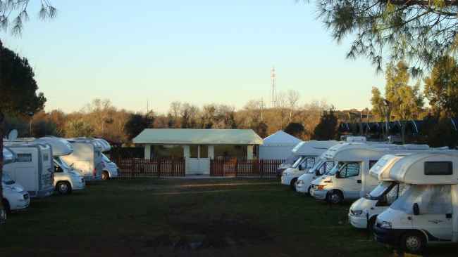 Camper Parking Area - Miralago - Rome