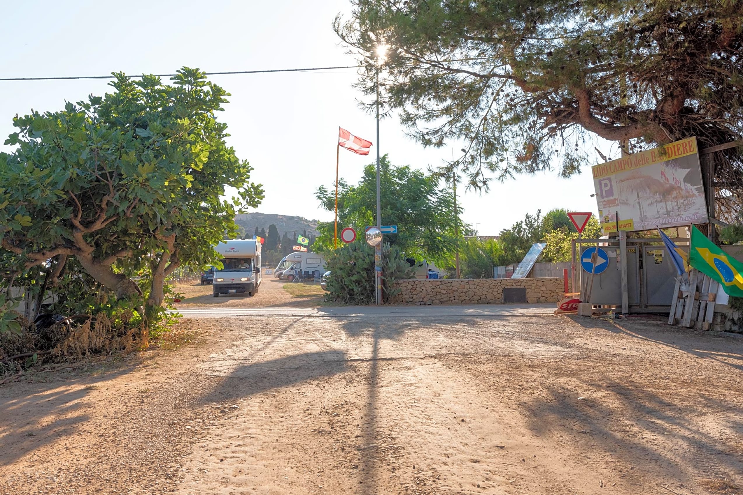 Area Sosta Camper Gallipoli San Nicola 'Campo Delle Bandiere'