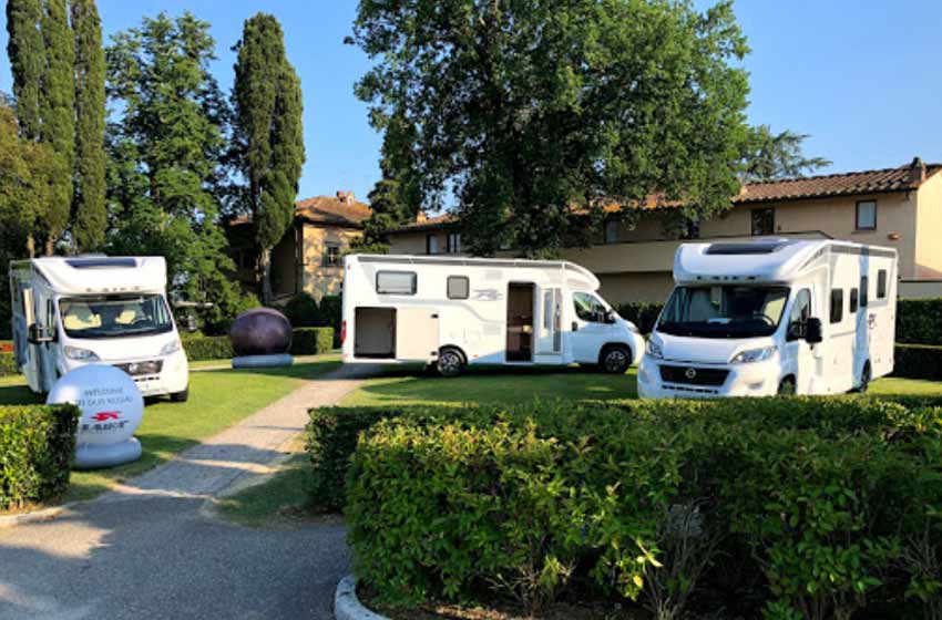 Area Sosta Camper a Genova di Pons Camper E Caravan